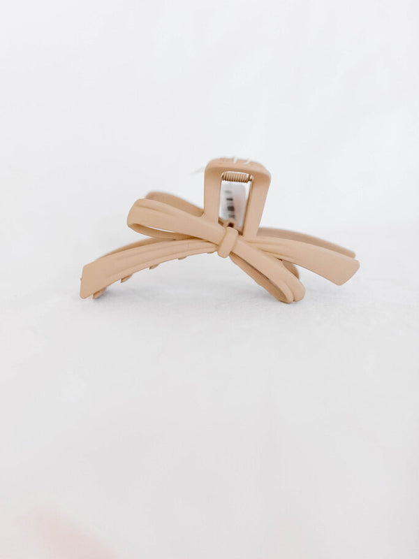 tan ribbon hair claw
