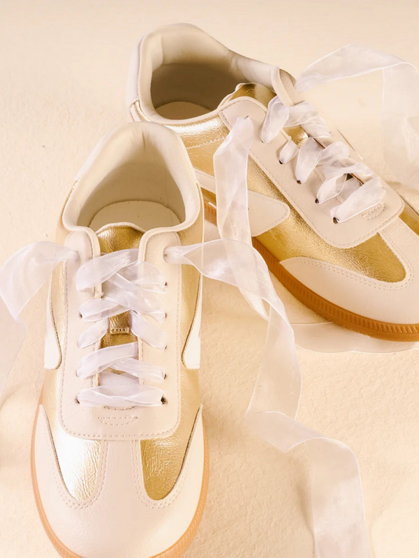 sheer white shoelaces