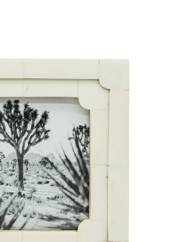 4x4 Neoclassical Resin Photo Frame White