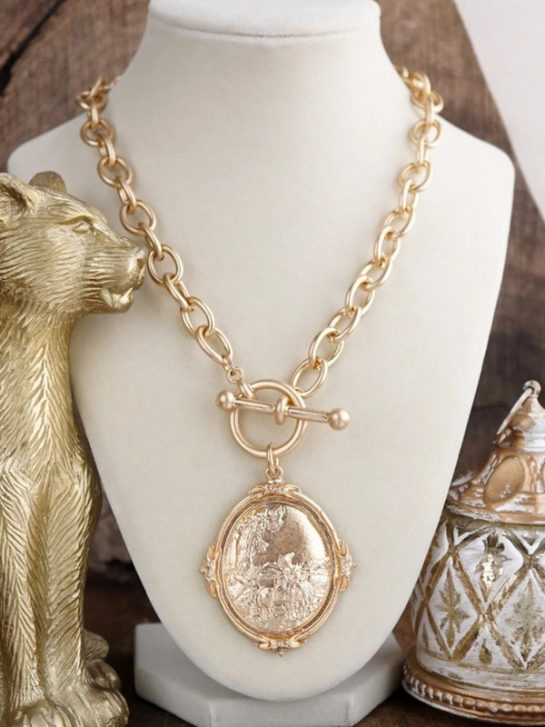 horse scene chunky statement necklace