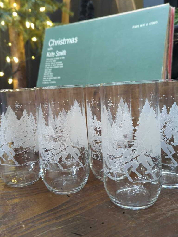 Vintage Luminarc (France) horse & sleigh drinking glasses 6"H, set of 6