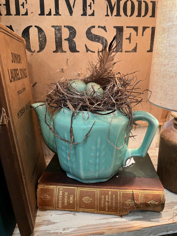 Teapot + nest/eggs