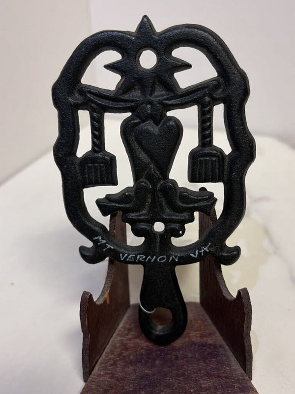 small decorative trivet style 4