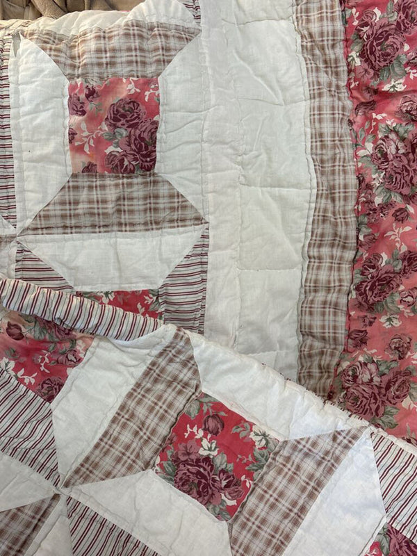 Cottage Rose Distressed Quilt