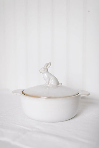 4 cup stoneware baker with rabbit in white