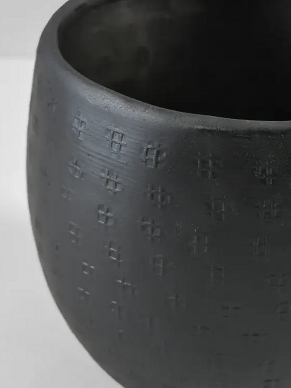 Small Anga Aluminum Ethnic Black Pot