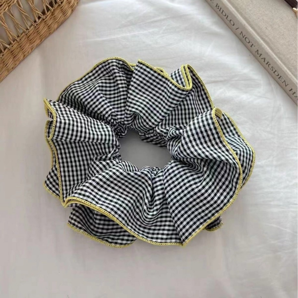 black checkered frill oversized scrunchie