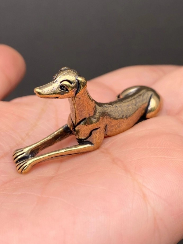 brass dog surface decor