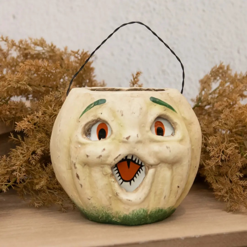 5" white jack o lantern choir boy