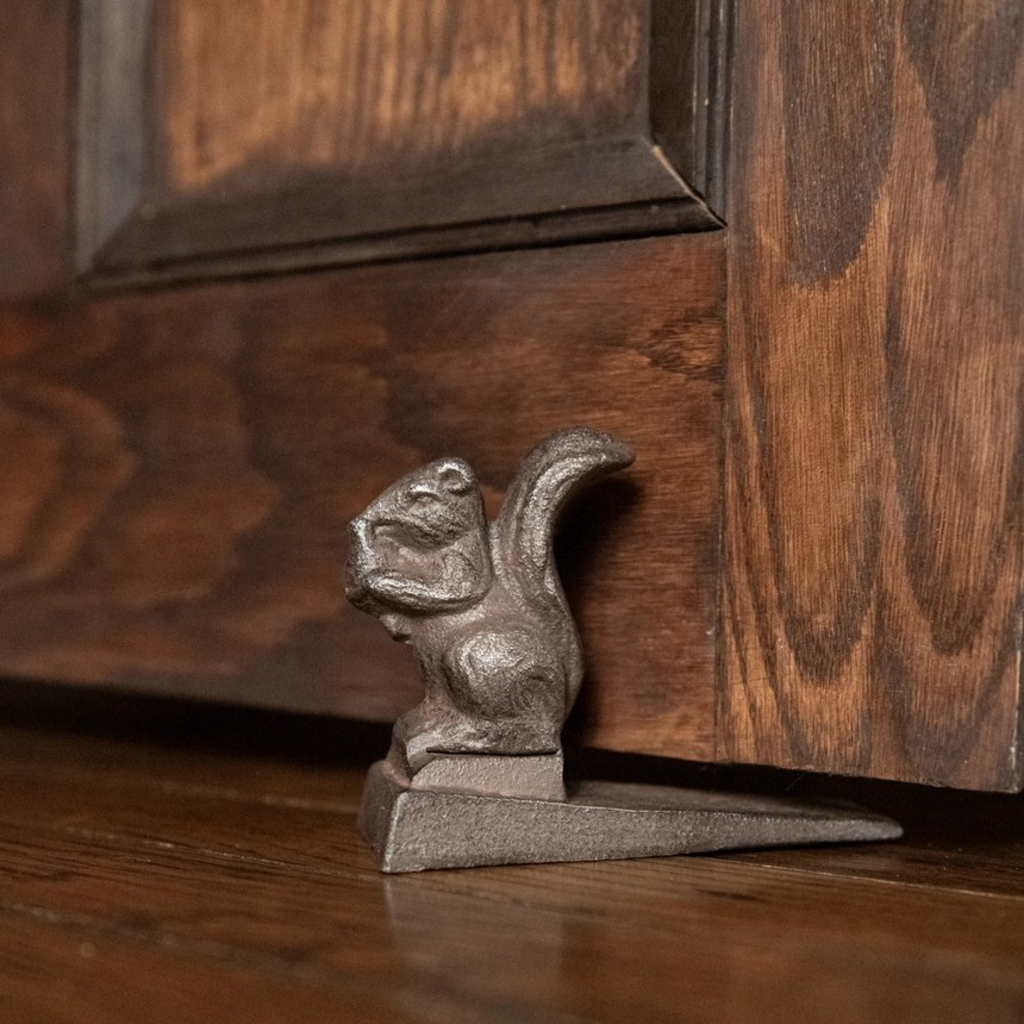 3.5" metal squirrel door stop
