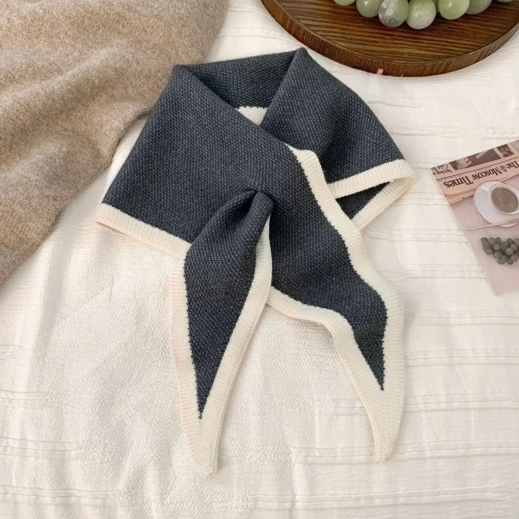 Gray Fashionable Color-Block Triangle Cross Scarf