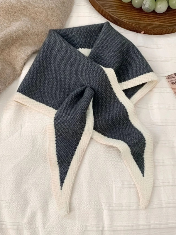Gray Fashionable Color-Block Triangle Cross Scarf