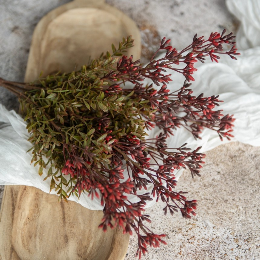 18" NEW ENGLAND BOXWOOD & BERRY BUSH