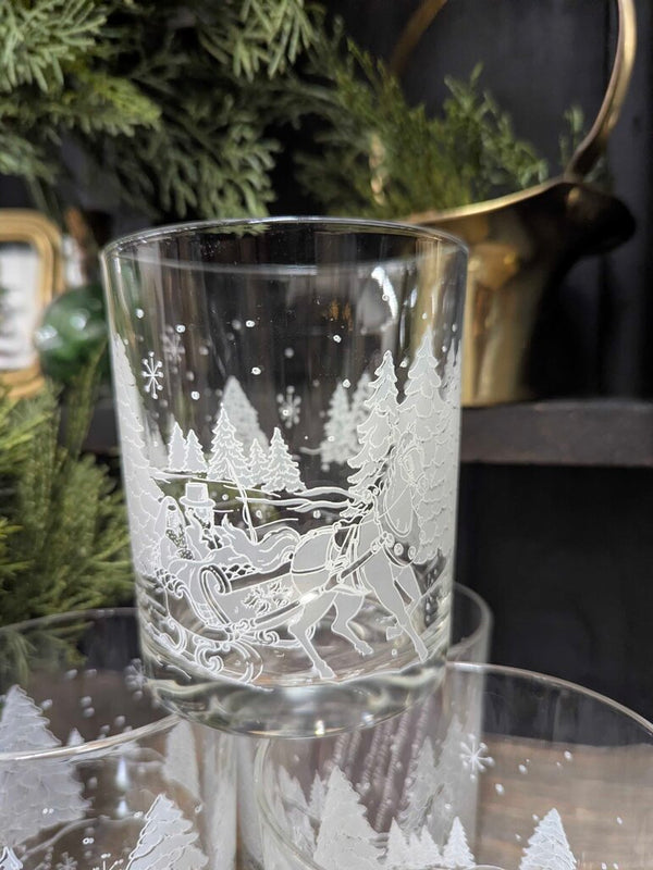 Vintage Luminarc France horse & sleigh tumblers, set of 4