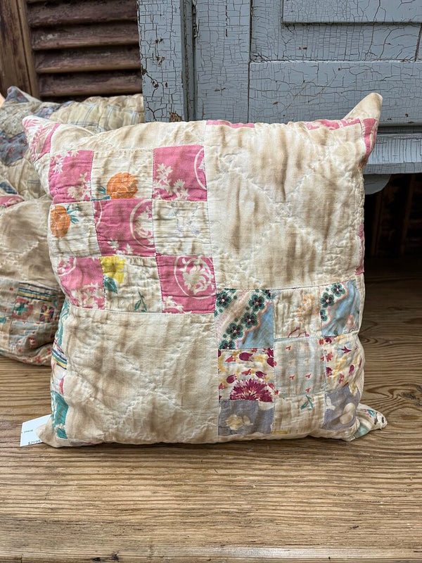 Heirloom quilted pillow (med)