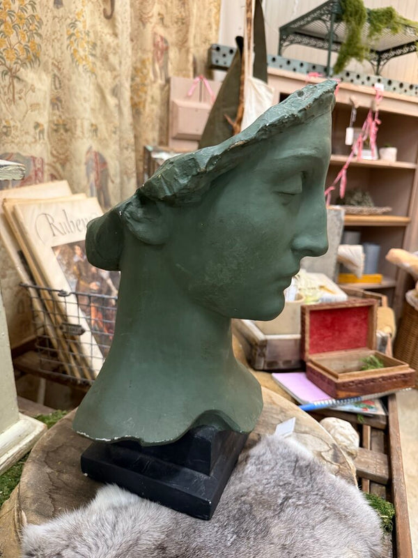 Green Garden Goddess Planter