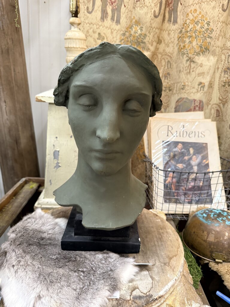 Green Garden Goddess Planter