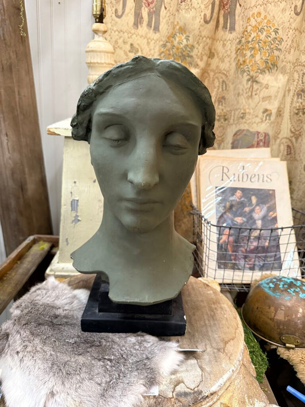 Green Garden Goddess Planter