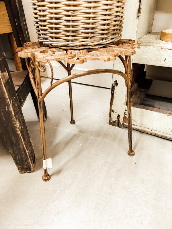 Iron plant stand