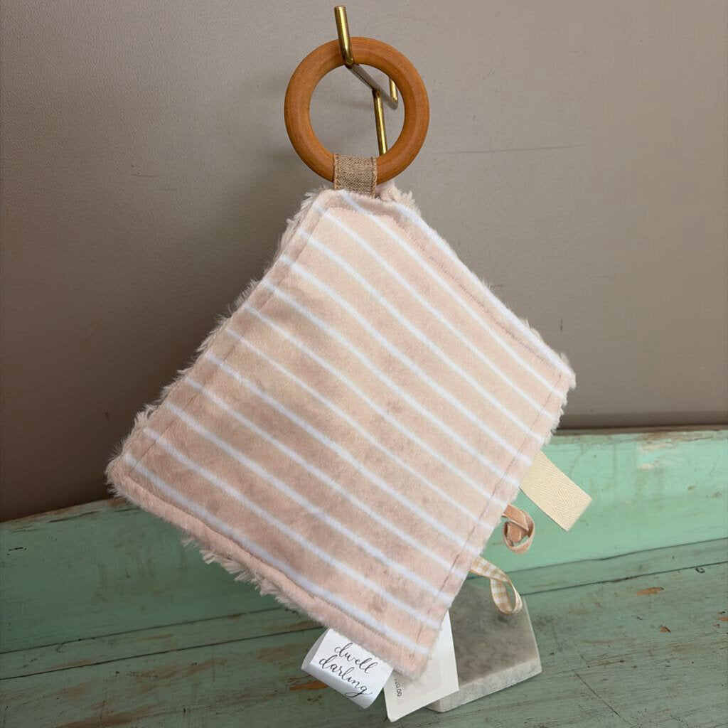 Sandy stripe crinkle paper