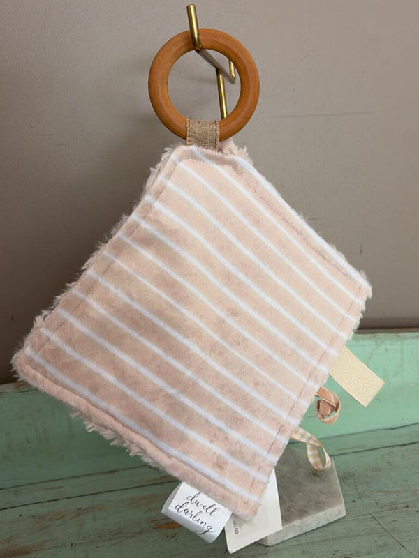 Sandy stripe crinkle paper