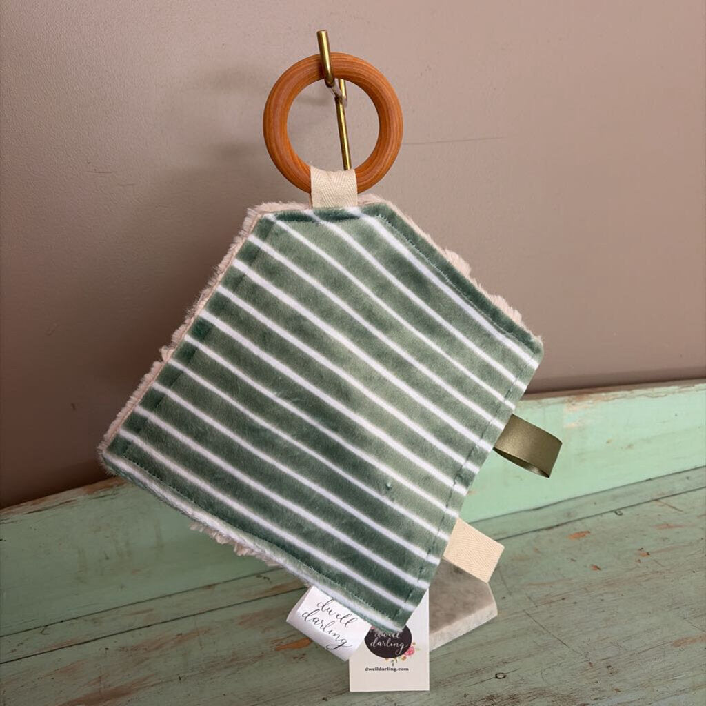 Olive stripe crinkle paper