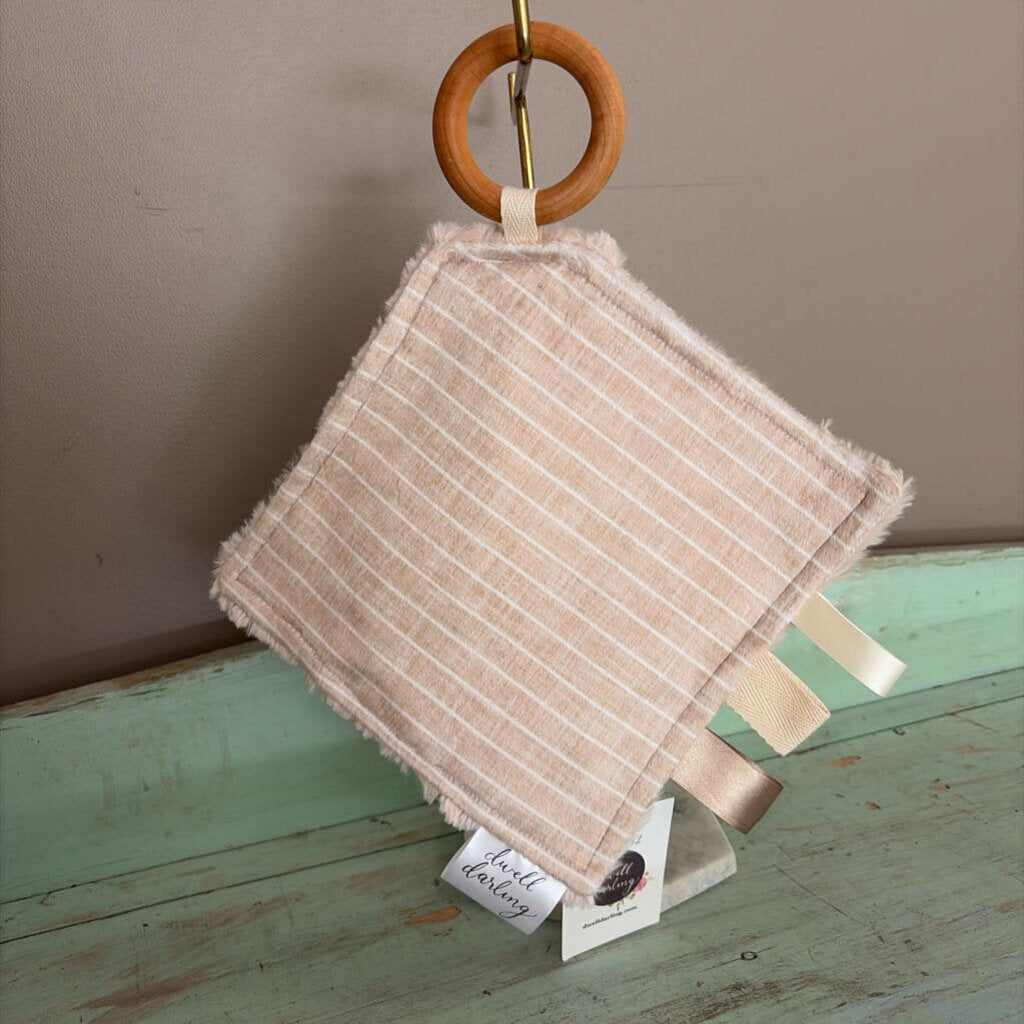Beige linen stripe crinkle paper