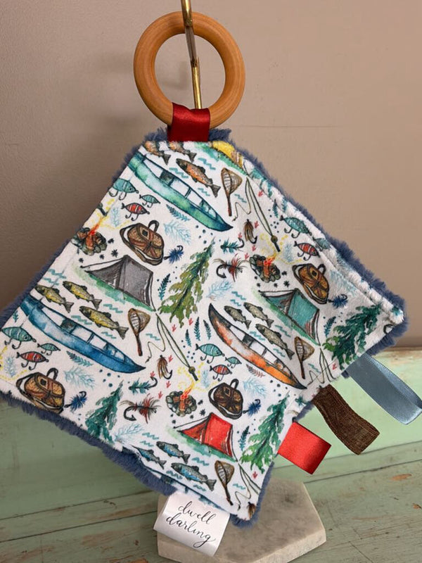 Fishing crinkle paper teether