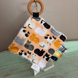 Cats crinkle paper