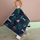Wolves crinkle paper