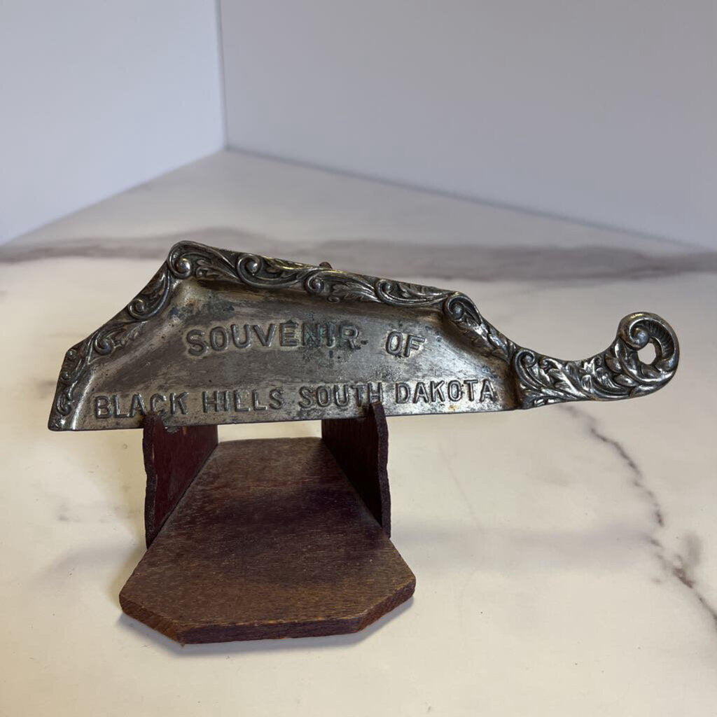 Silver Souvenir Dust/Crumb Pan - Black Hills South Dakota