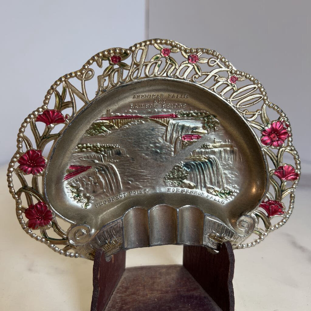 Niagara Falls Ashtray (silver and red)