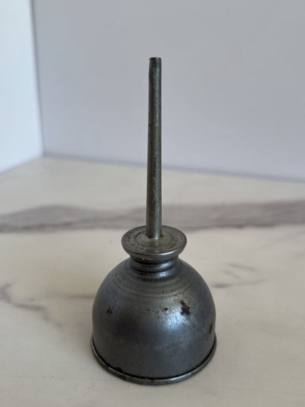 tiny oil can