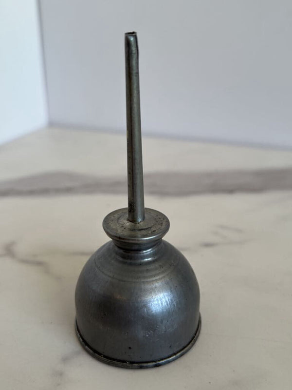 tiny oil can
