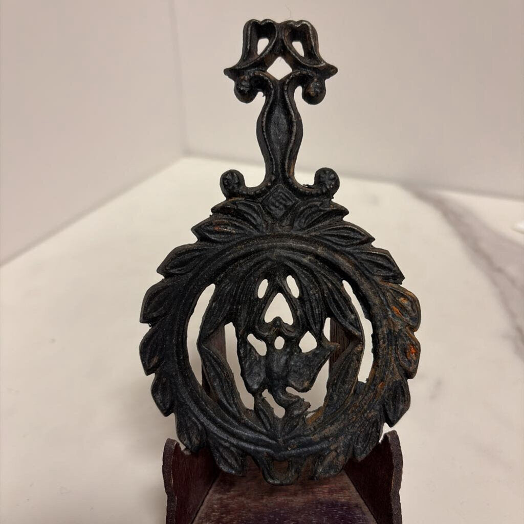 small decorative trivet style 1