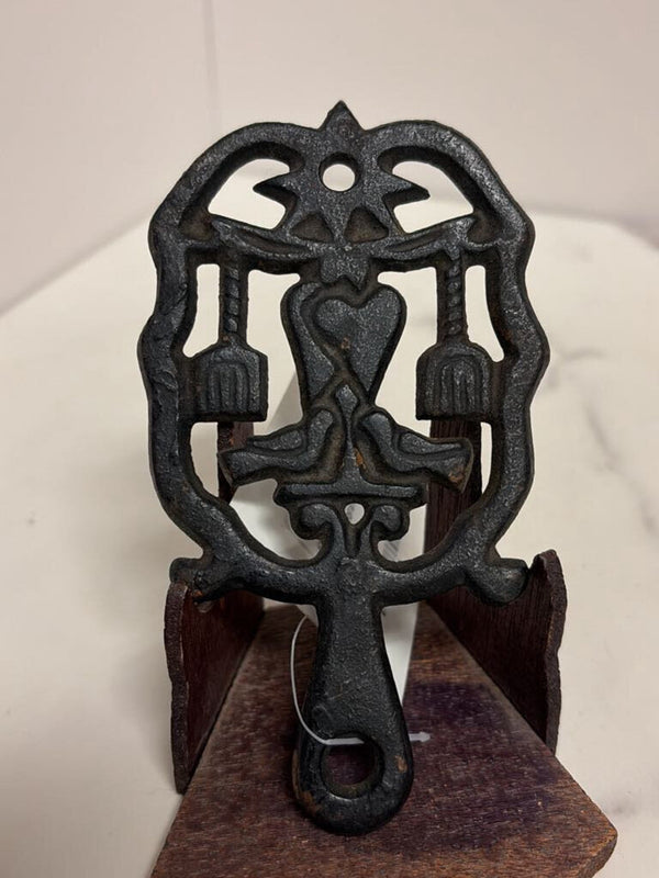 small decorative trivet style 2