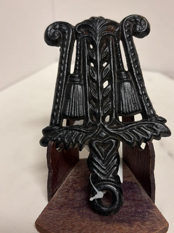 small decorative trivet style 3