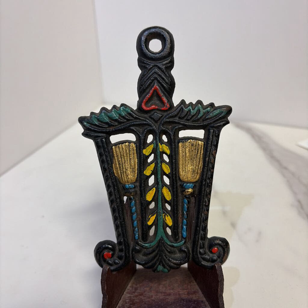 small decorative trivet style 5