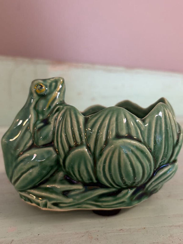 vintage frog planter