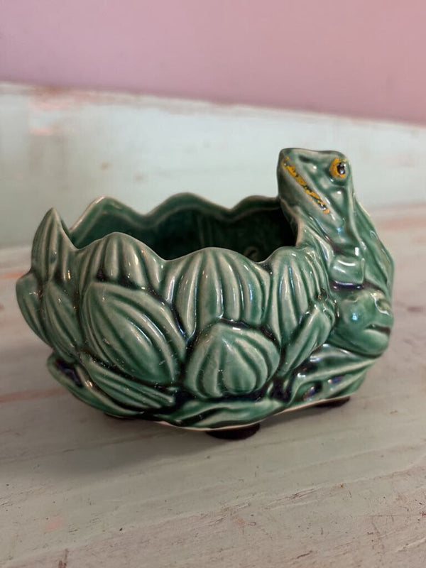 vintage frog planter