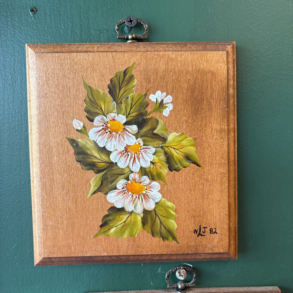 #535 Wooden Wall Plaque with Painted White Flowers