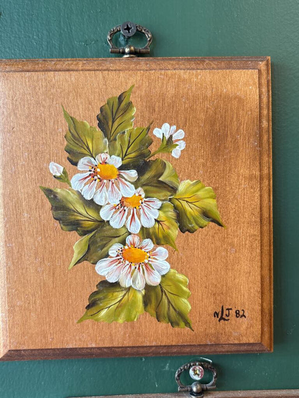 #535 Wooden Wall Plaque with Painted White Flowers