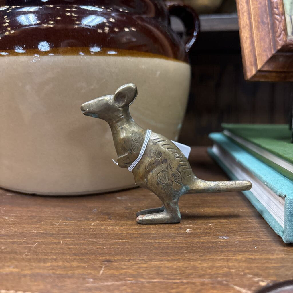 #544 Petite Brass Kangaroo