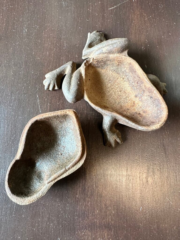 Cast Iron Froggy