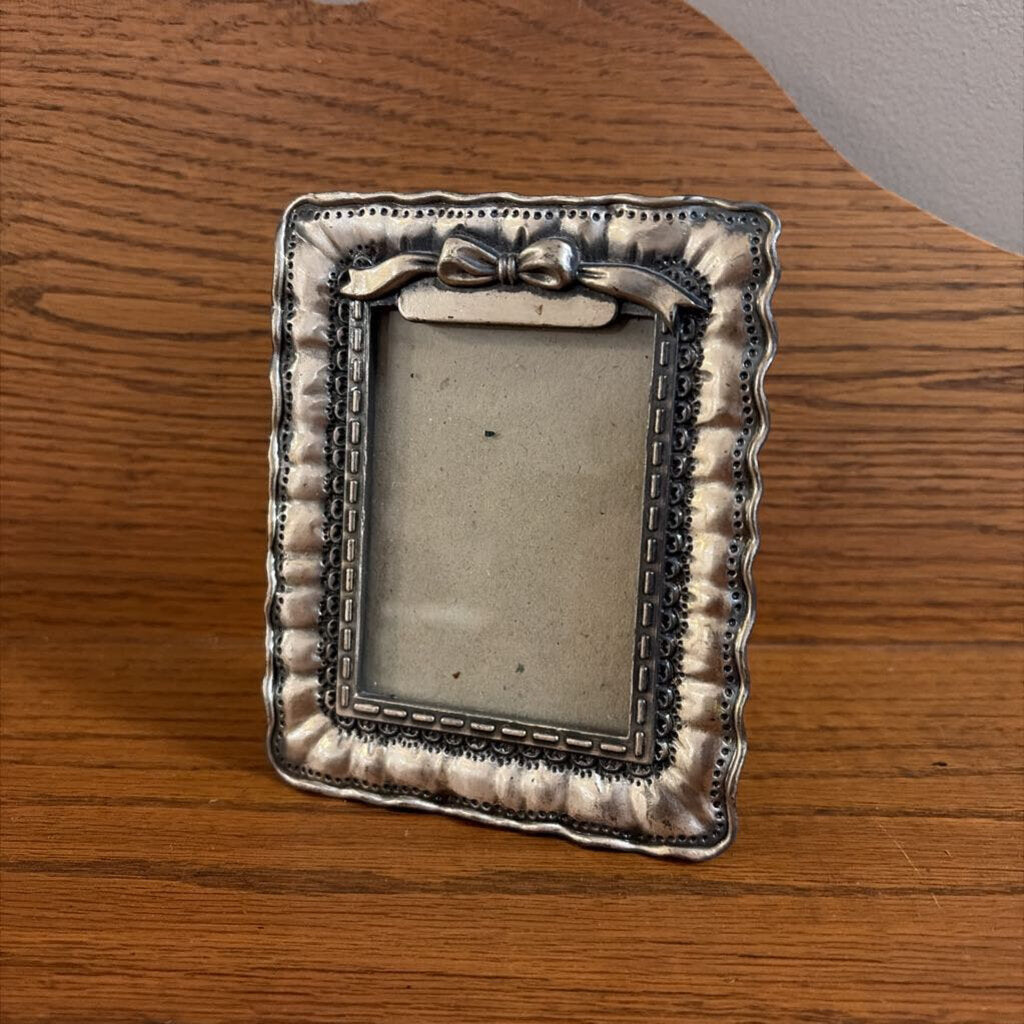 vintage silver bow frame