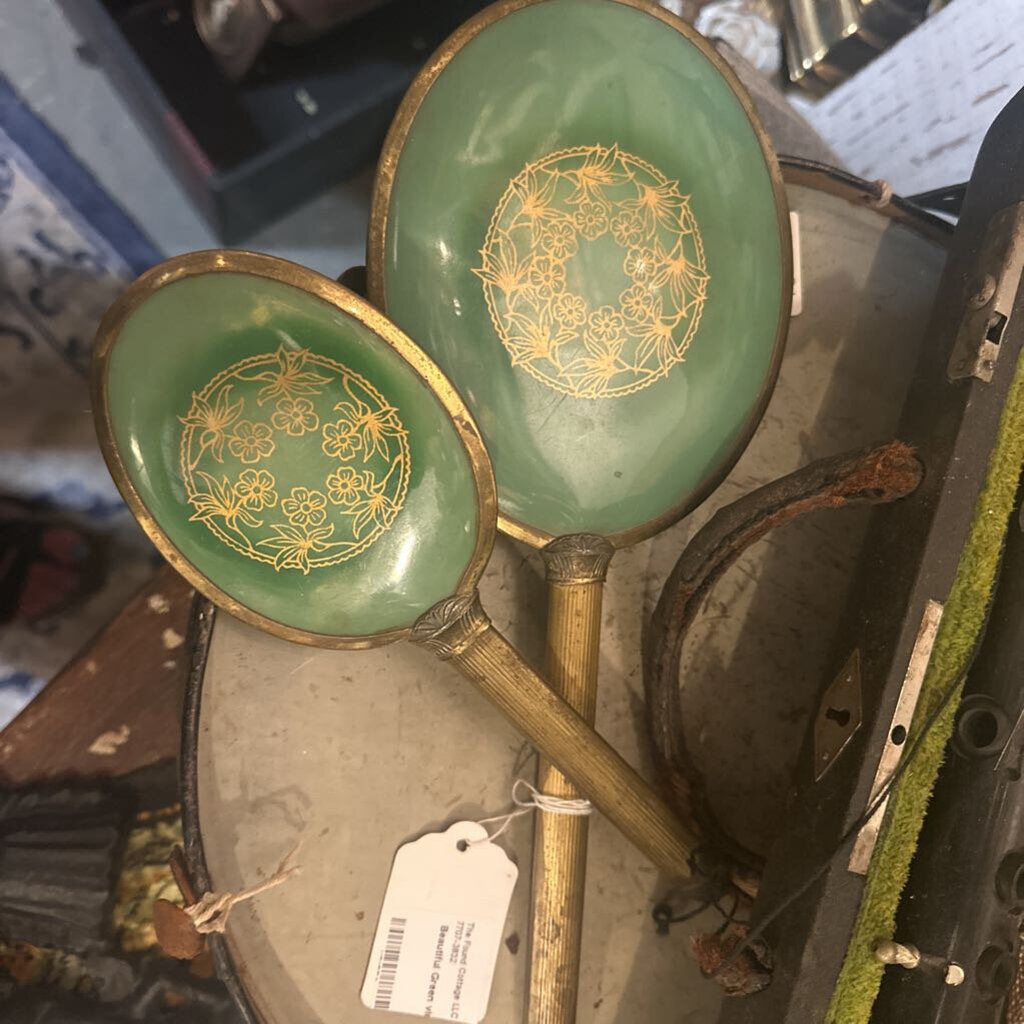 Beautiful Green vintage brush/set