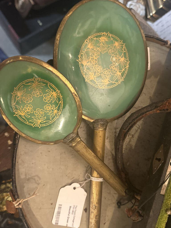Beautiful Green vintage brush/set