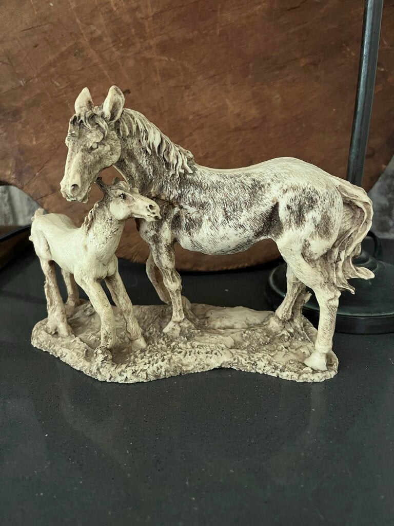 Mare+foal (horse) figure
